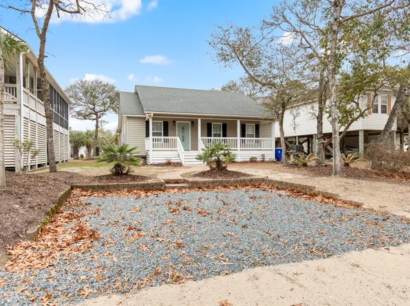 119 NE 32nd St, Oak Island, NC 28465