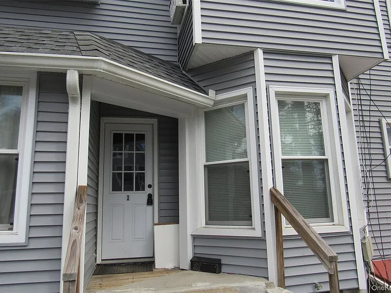 39 Fowler Ave #1 — Photo 10