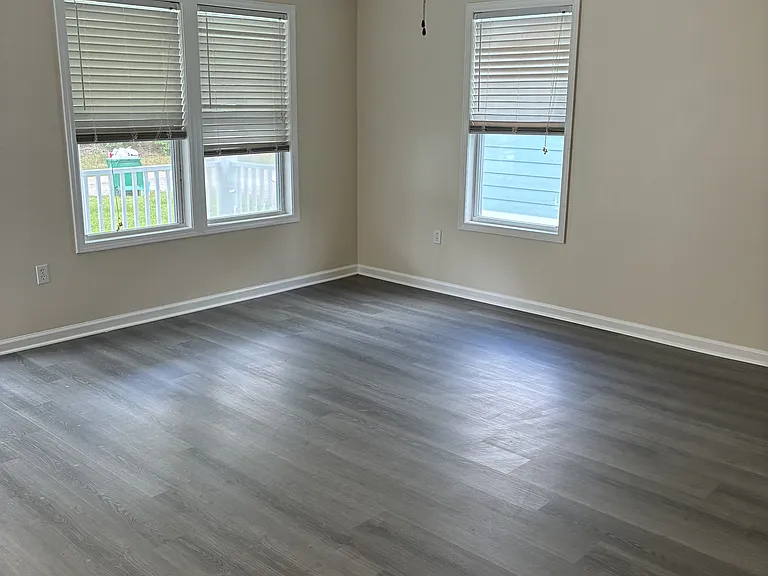 6205 W Forrest St — Photo 2