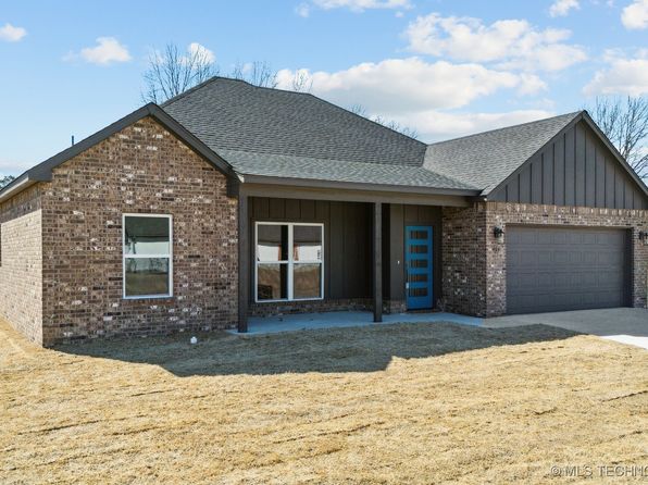 404 W 7th St, Dewey, OK 74029