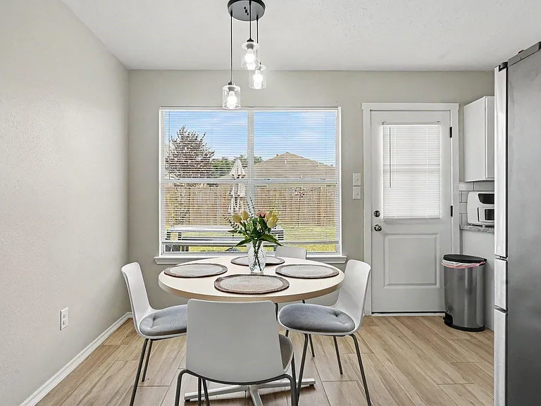 9039 Serena Ln — Photo 10