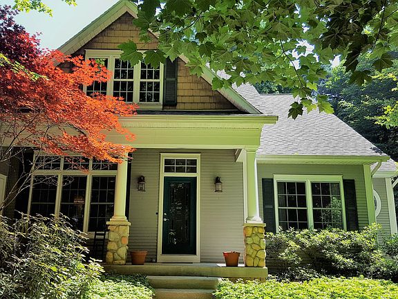 3rd image of 2315 Forest Trail Cir