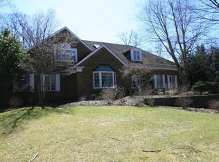 8 Thomas Jefferson Dr, Warren, NJ 07059