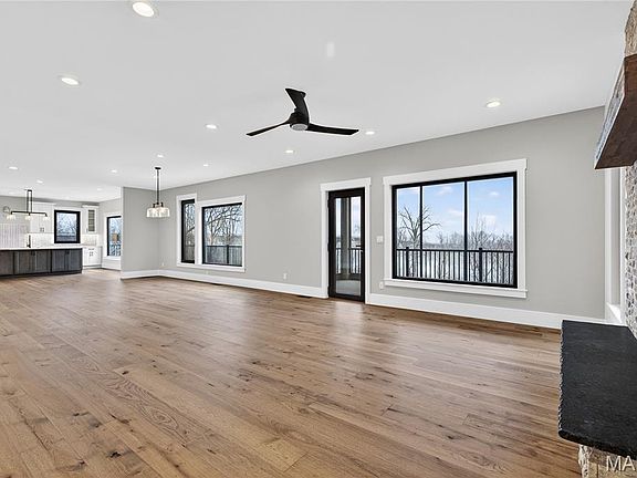 5th image of 1011 River Bluff Dr