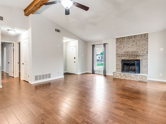 4th image of 1041 S Riverside Dr