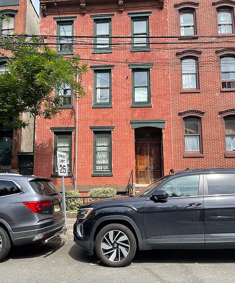 30 Erie St #1 — Photo 1