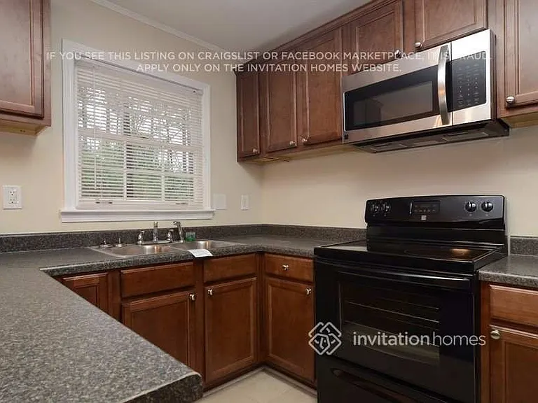 1360 Hampton Hall Dr — Photo 7