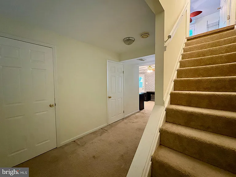 8112 Parkdale Ct — Photo 27