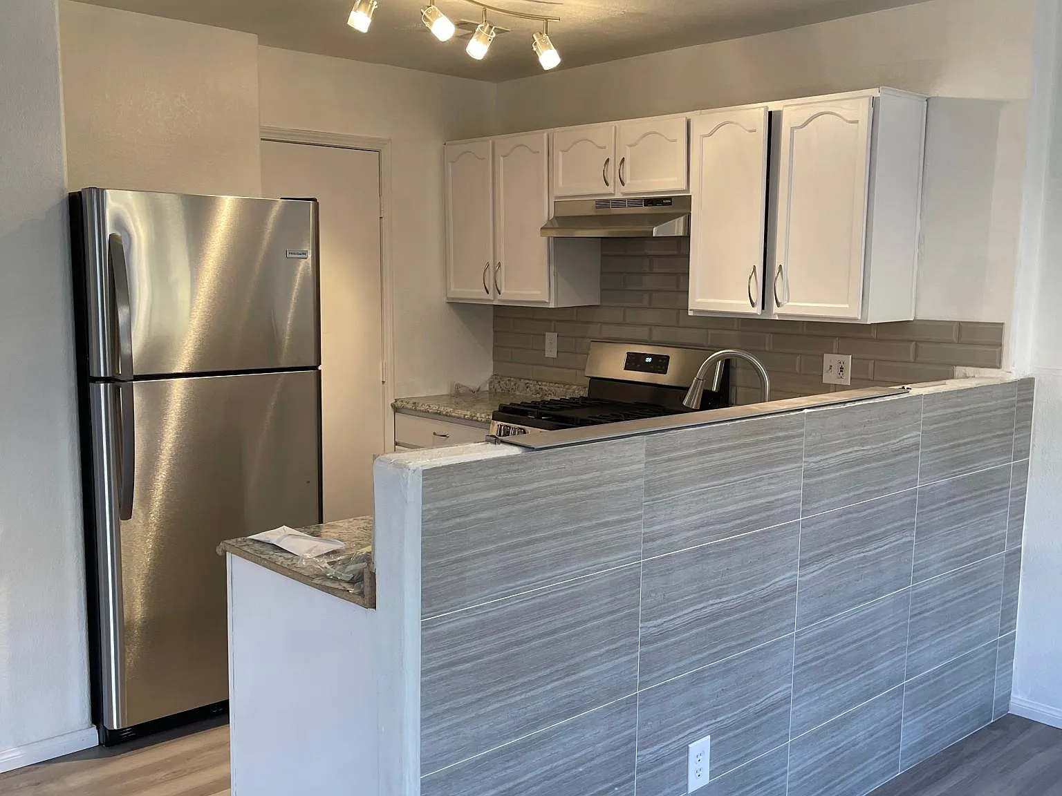 3 bed, 2.5 bath, 1250 sqft, $1,725 — Photo 2