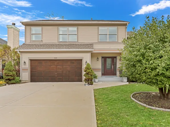 862 Waterview Dr, Round Lake Park, IL 60073