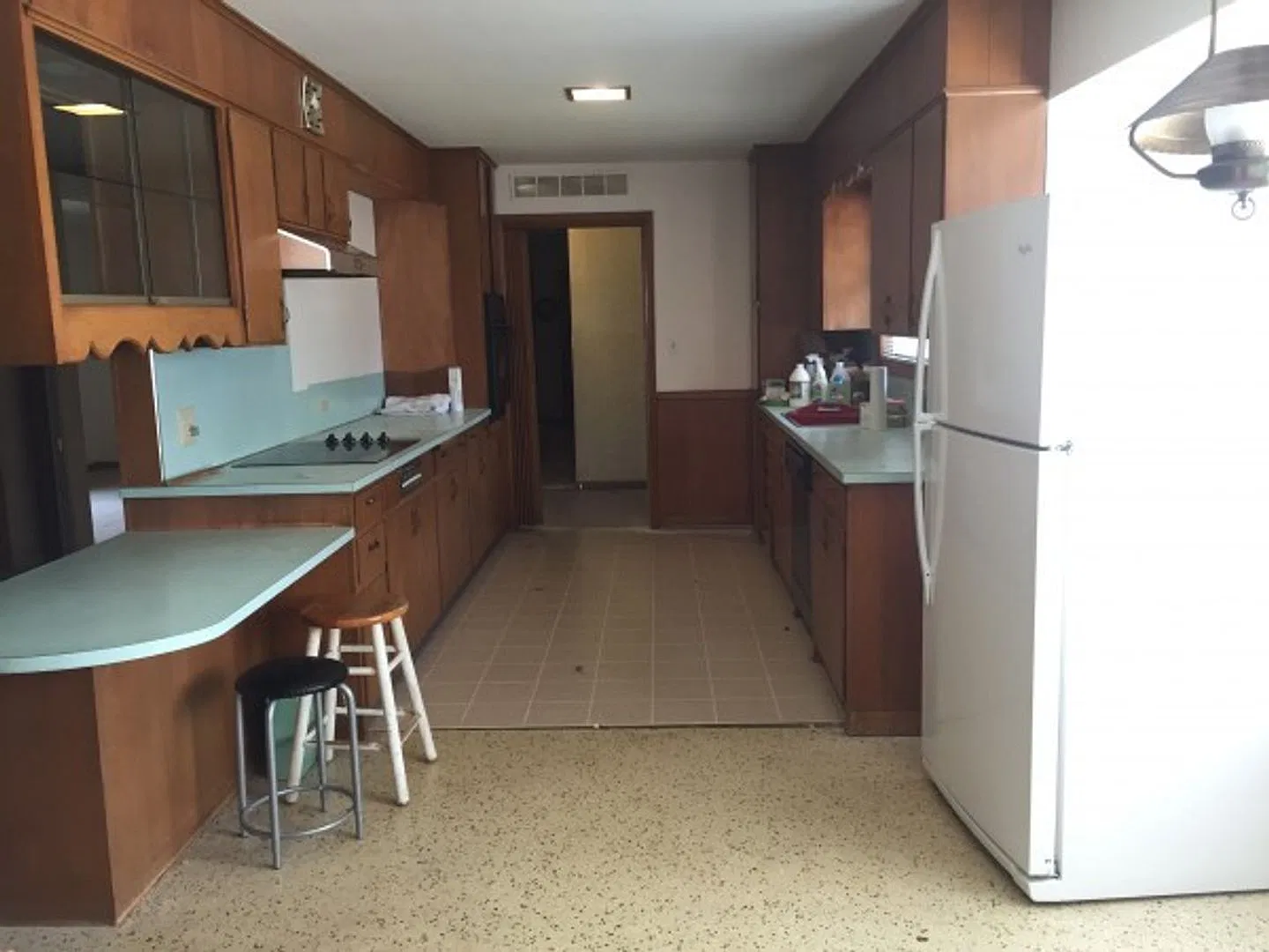 44.1 - 155 S. Ridge — Photo 2
