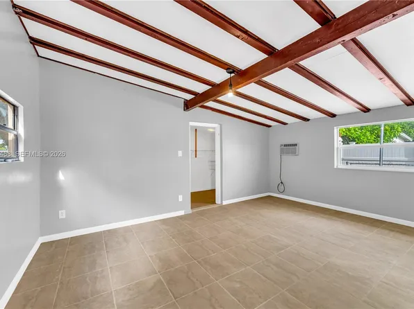 4220 SW 36th St, Hollywood, FL 33023