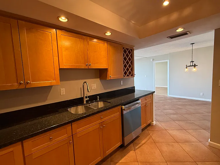 531 N Ocean Blvd #1805 — Photo 11