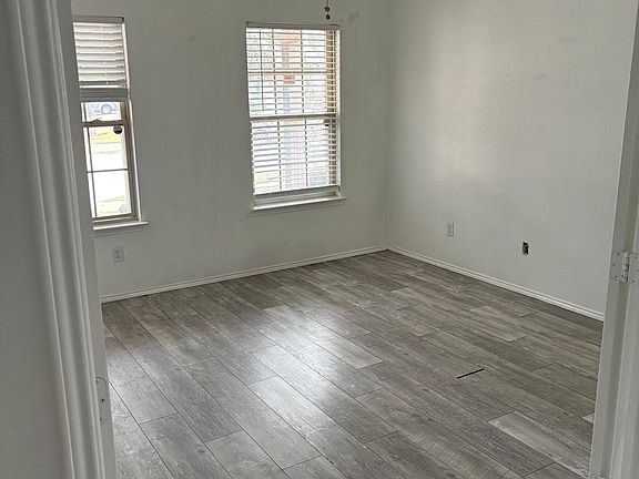 5th image of 6321 Lost Valley Dr