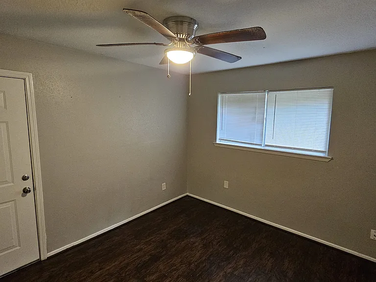 4430 McCleester Dr — Photo 11