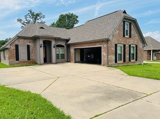 1852 Sparrow Rdg, Haughton, LA 71037