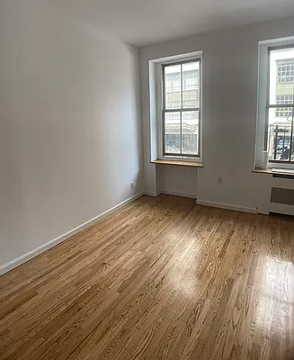 Rented by Current Real Estate Advisors | media 5