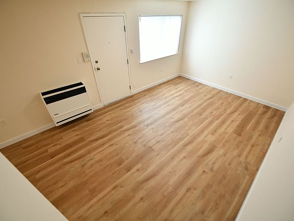 5th image of 524 E 17th St #22