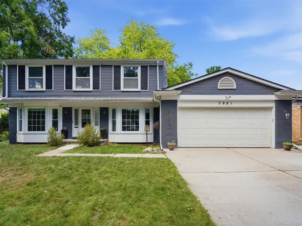 2921 Baylis Dr, Ann Arbor, MI 48108