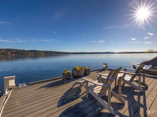 10664 Riviera Place NE, Seattle, WA 98125