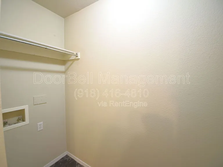 89 W Fairlane Ct — Photo 11