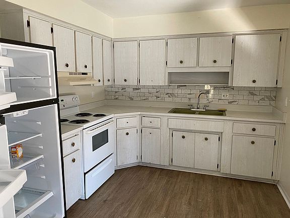 5th image of 1336 W Fowler Dr Unit A