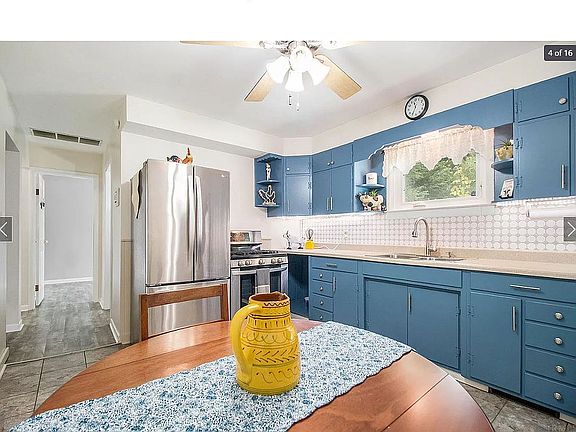 4th image of 20730 Louise Ln