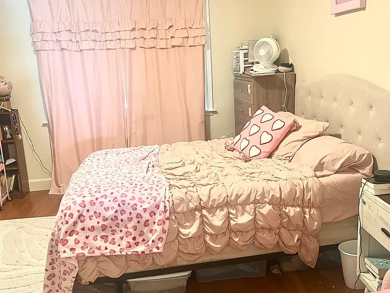77 Lynn Shore Dr #1 — Photo 27