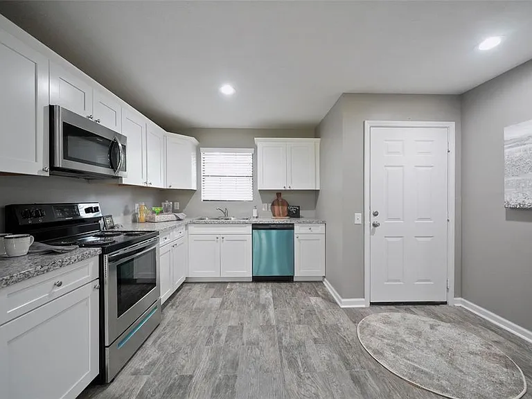 3508 Balboa Cir — Photo 10