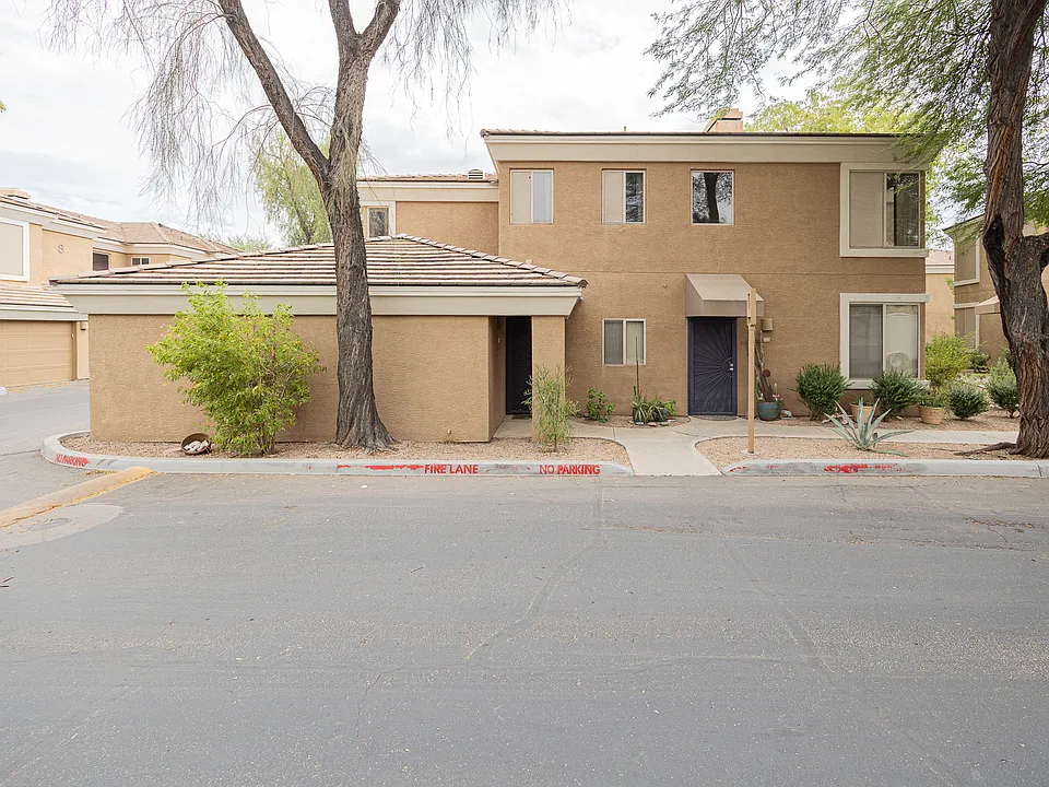 1411 E Orangewood Ave #209