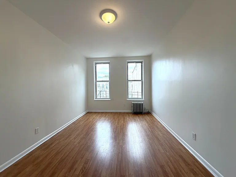 5802 Myrtle Ave #3B — Photo 3
