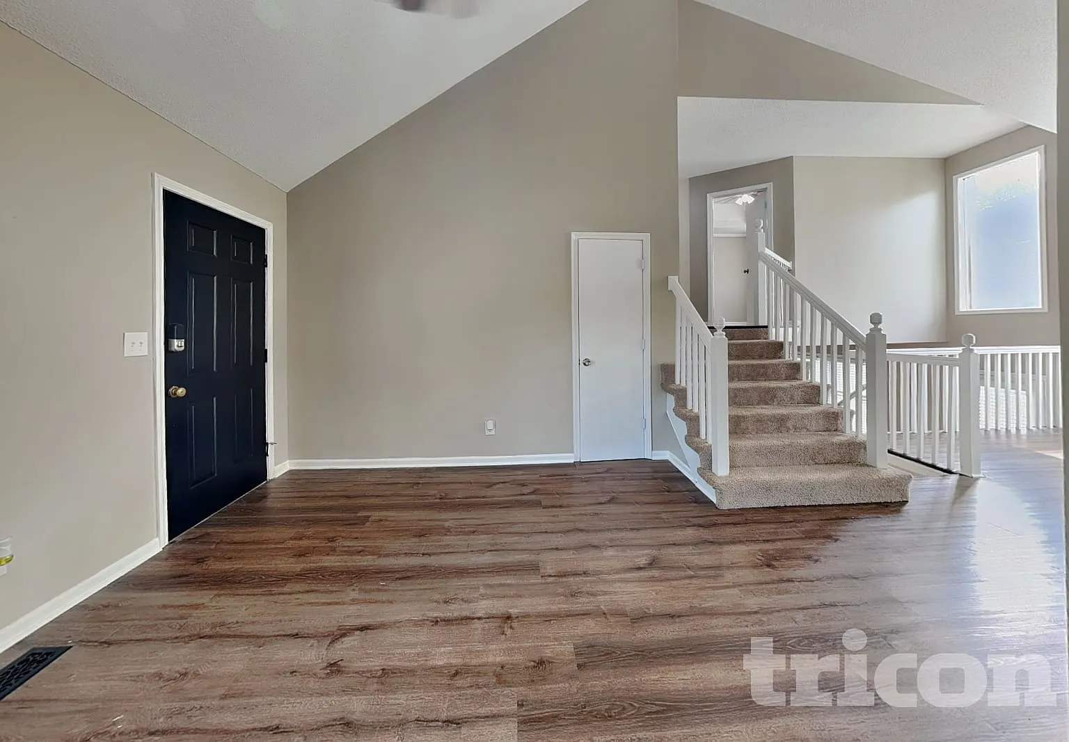 6449 Roundtree St Shawnee KS — Photo 2