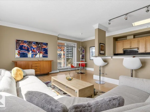 9707 105th St NW #701, Edmonton, AB T5K 2Y4