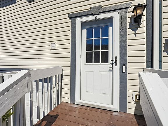 3rd image of 115 Cathedral Ct