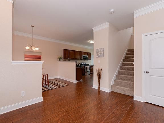 2nd image of 1829 Meadow Lake Dr