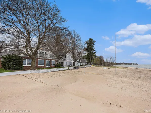 1920 N Lakeshore Rd, Carsonville, MI 48419