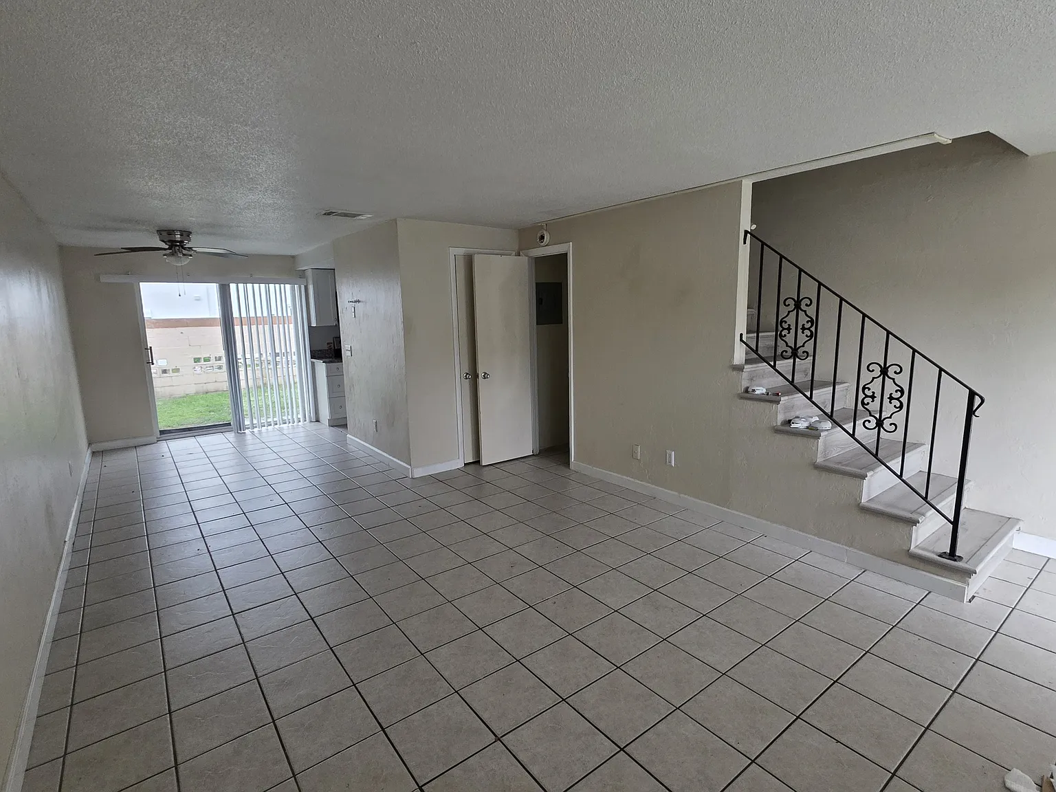 2 bed, 1.5 bath, 960 sqft, $1,450 — Photo 2