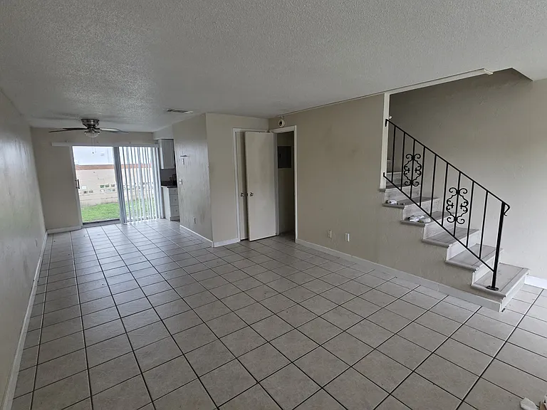 1600 S Palmetto Ave #104 — Photo 2