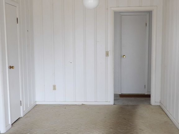 4th image of 107 Charles St