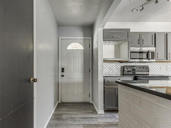 4th image of 105 Paul Ave