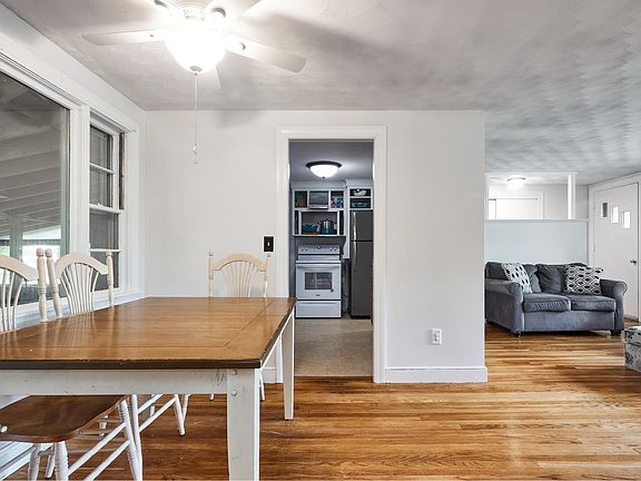 4th image of 504 Essex St