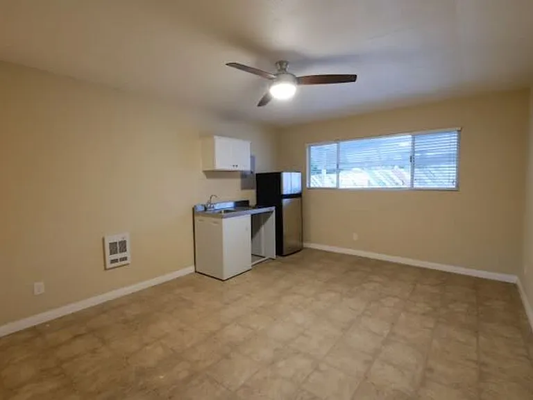 CAM353 — Photo 10