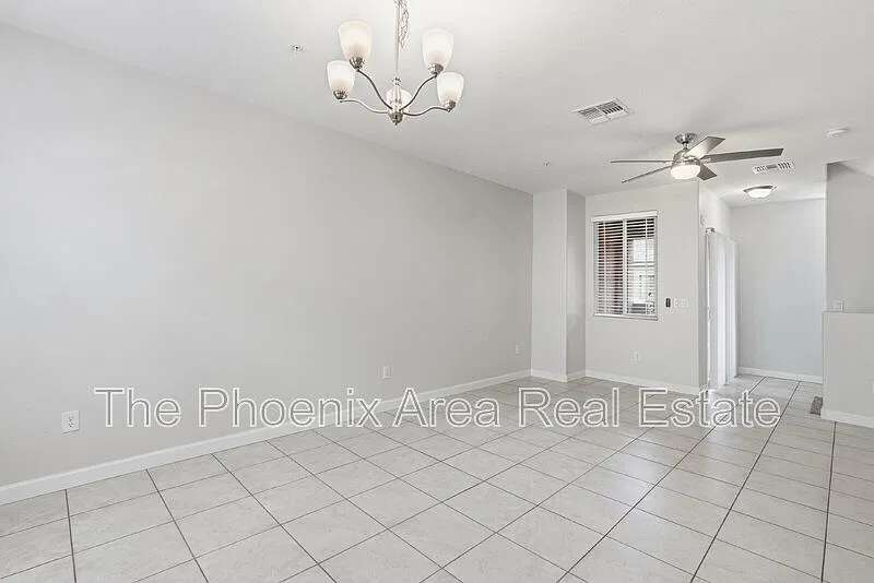 2 bed, 2.5 bath, 1095 sqft, $1,950 — Photo 3
