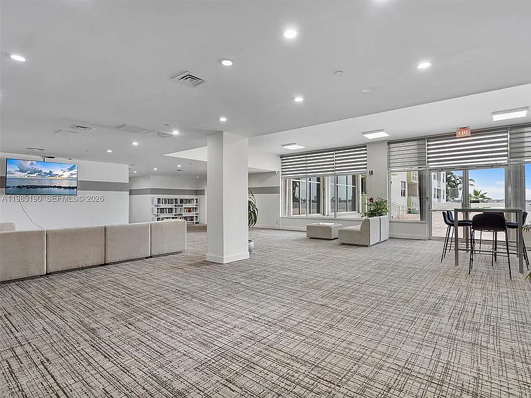 10350 W Bay Harbor Dr #4V — Photo 23