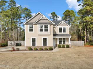 1300 Whitney Dr, Aberdeen, NC 28315