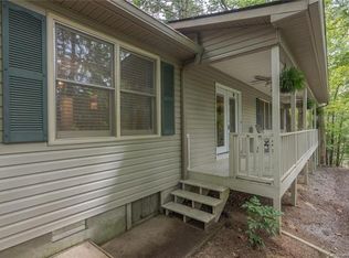 46 Falling Oak Ln, Hendersonville, NC 28739