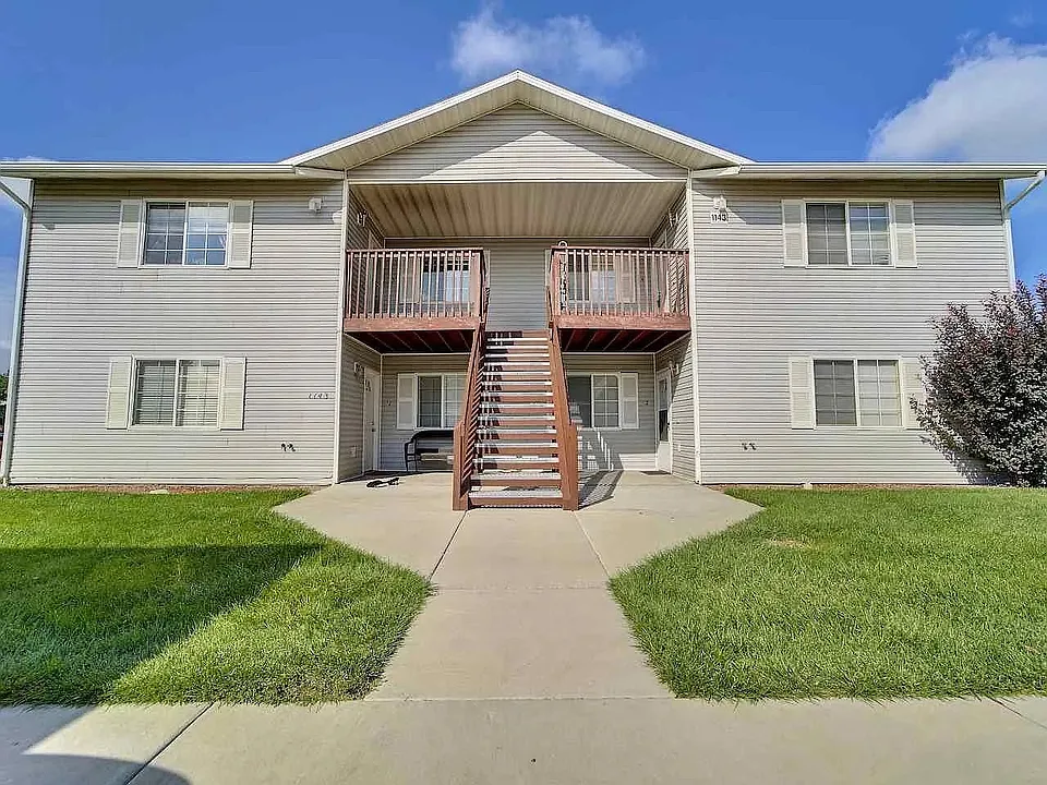 1143 E Carolina Ave #3