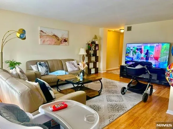 610 Anderson Ave APT 1A, Cliffside Park, NJ 07010