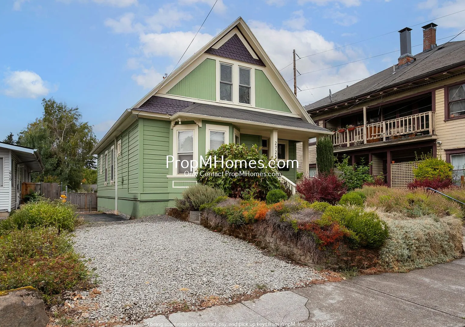2725 SE Stark Street — Photo 2