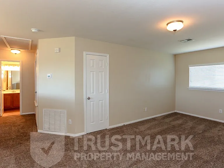 212 Crowfoot Dr #CROWFOOT212 — Photo 14